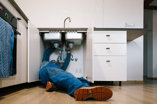 Professional Leak Detection technician working in Farley, KY